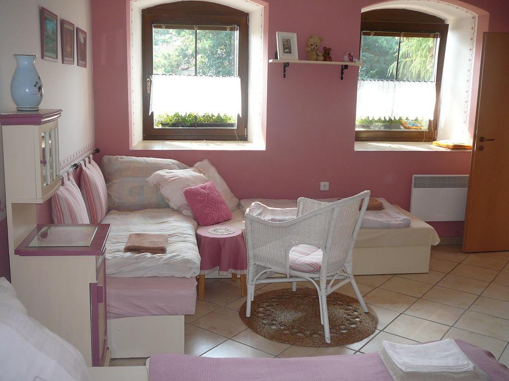 La Ferme De Sissi Apartment Smrzice Ruang foto