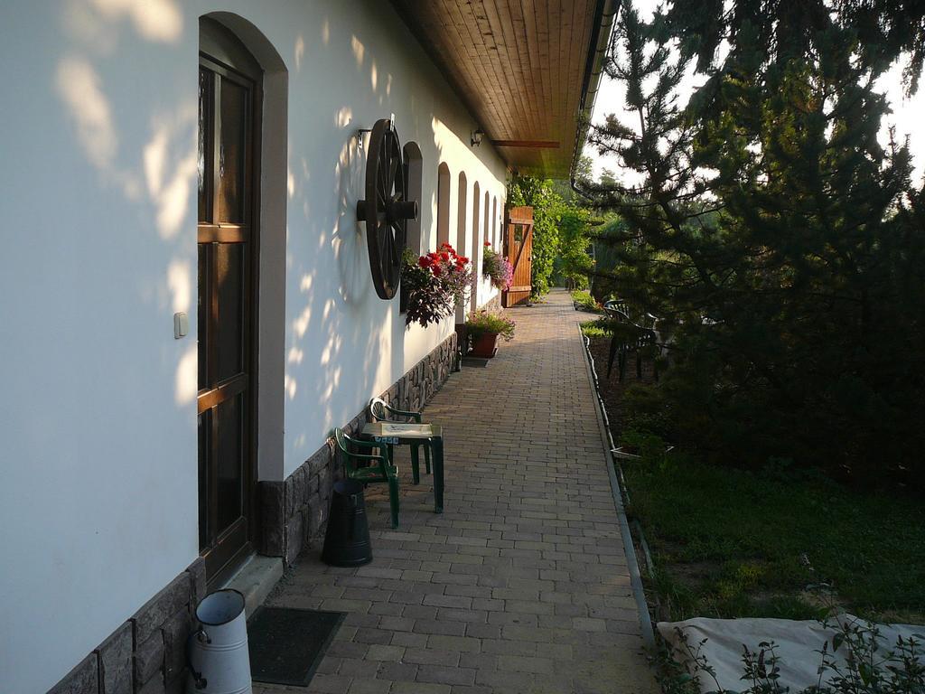 La Ferme De Sissi Apartment Smrzice Bagian luar foto