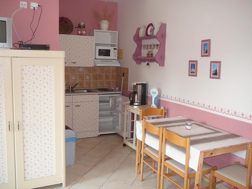 La Ferme De Sissi Apartment Smrzice Ruang foto