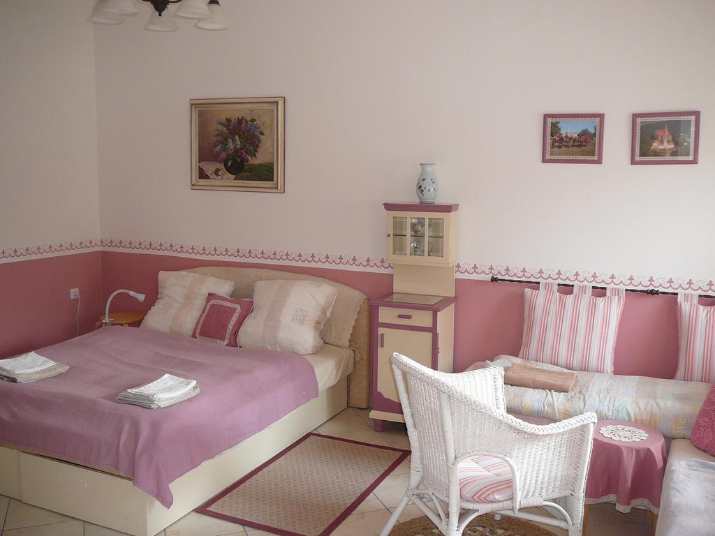 La Ferme De Sissi Apartment Smrzice Ruang foto